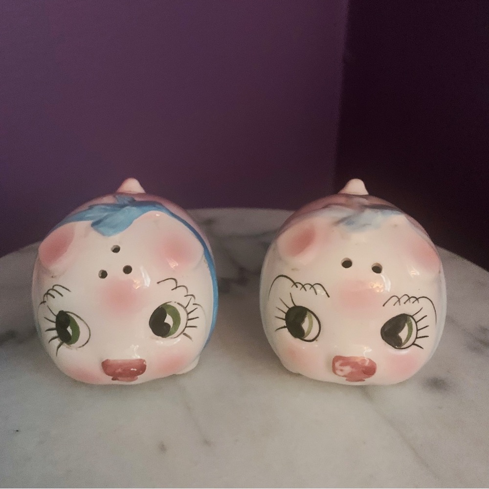 Vintage NANCO porcelain piggy salt and pepper shakers